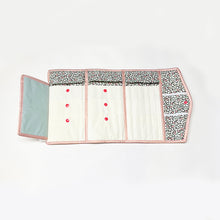 Charger l'image dans la galerie, Pochette range-aiguilles